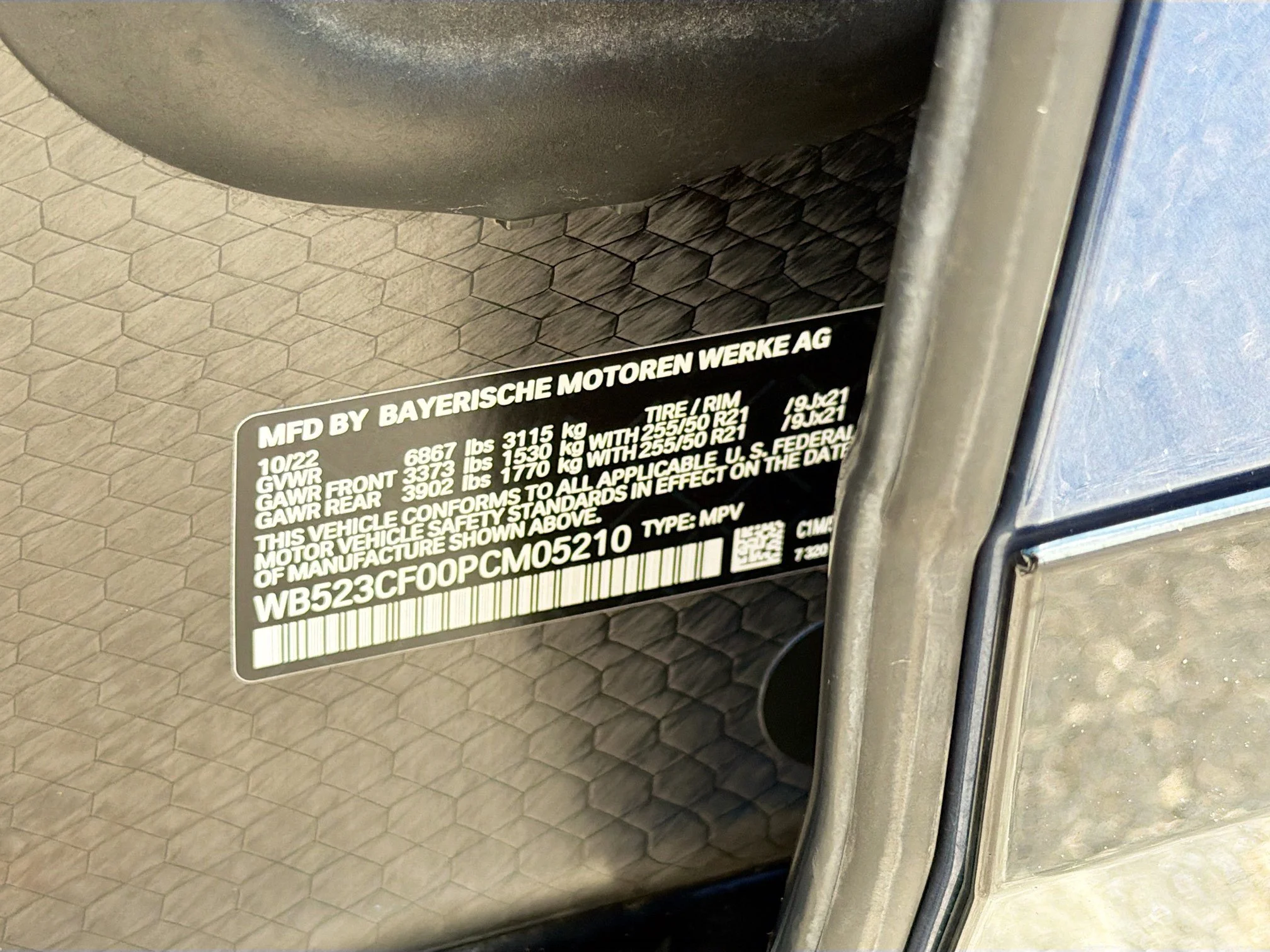 Certified Used 2023 Phytonic Blue Metallic BMW xDrive50 image 39