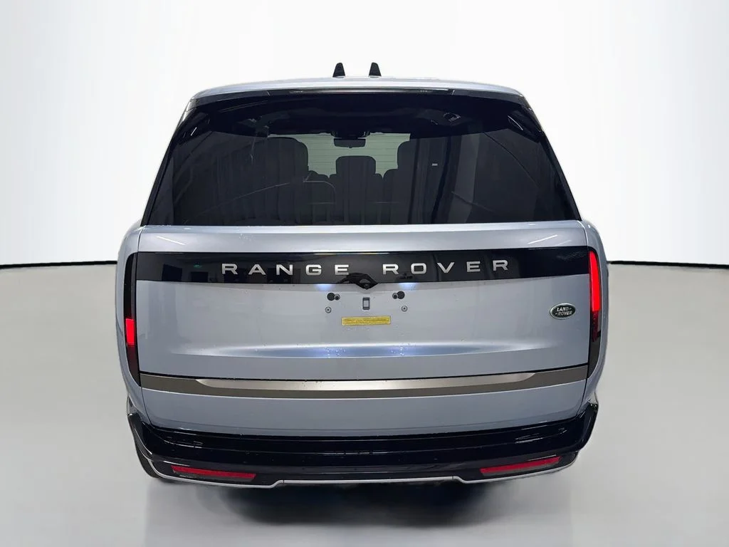 Certified Used 2023 Ionian Silver SV Bespoke Ultra Metallic Satin Land Rover Autobiography image 10