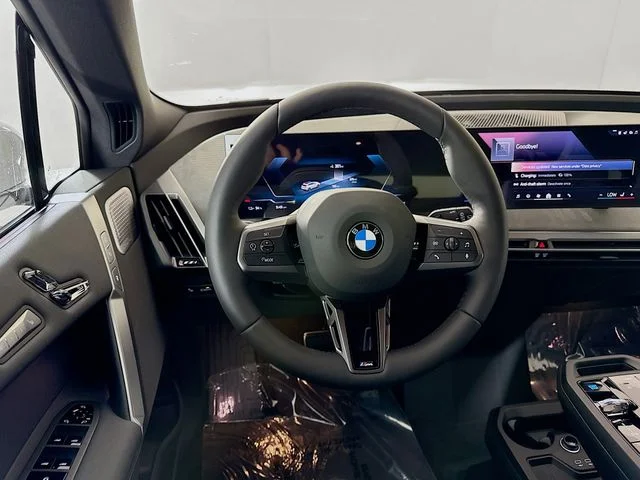 Used 2026 Beige BMW xDrive60 image 24