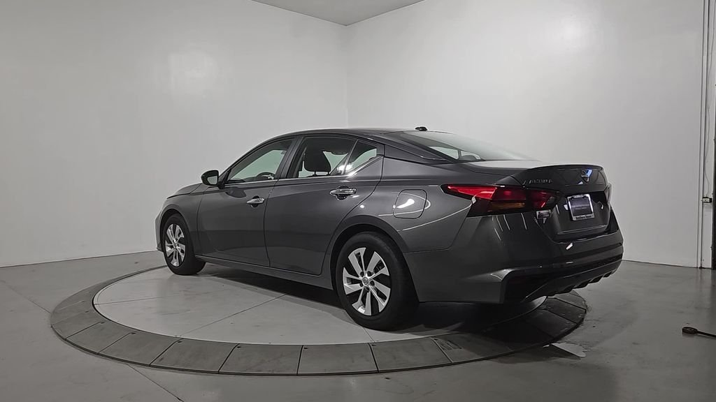 Certified Used 2025 Gray Nissan 2.5 S image 3