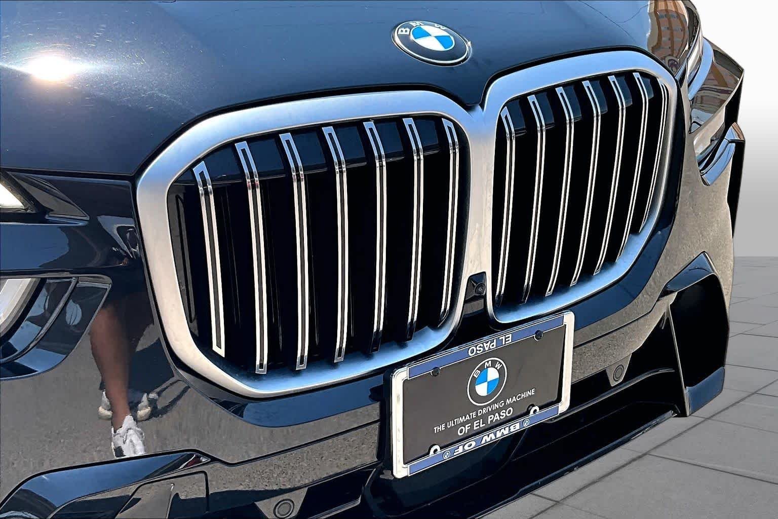 Used 2026 Black Sapphire Metallic BMW xDrive40i image 28