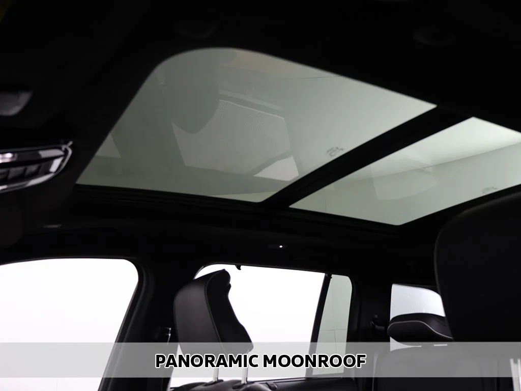 Used 2023 Diamond Black Jeep Summit Reserve image 4