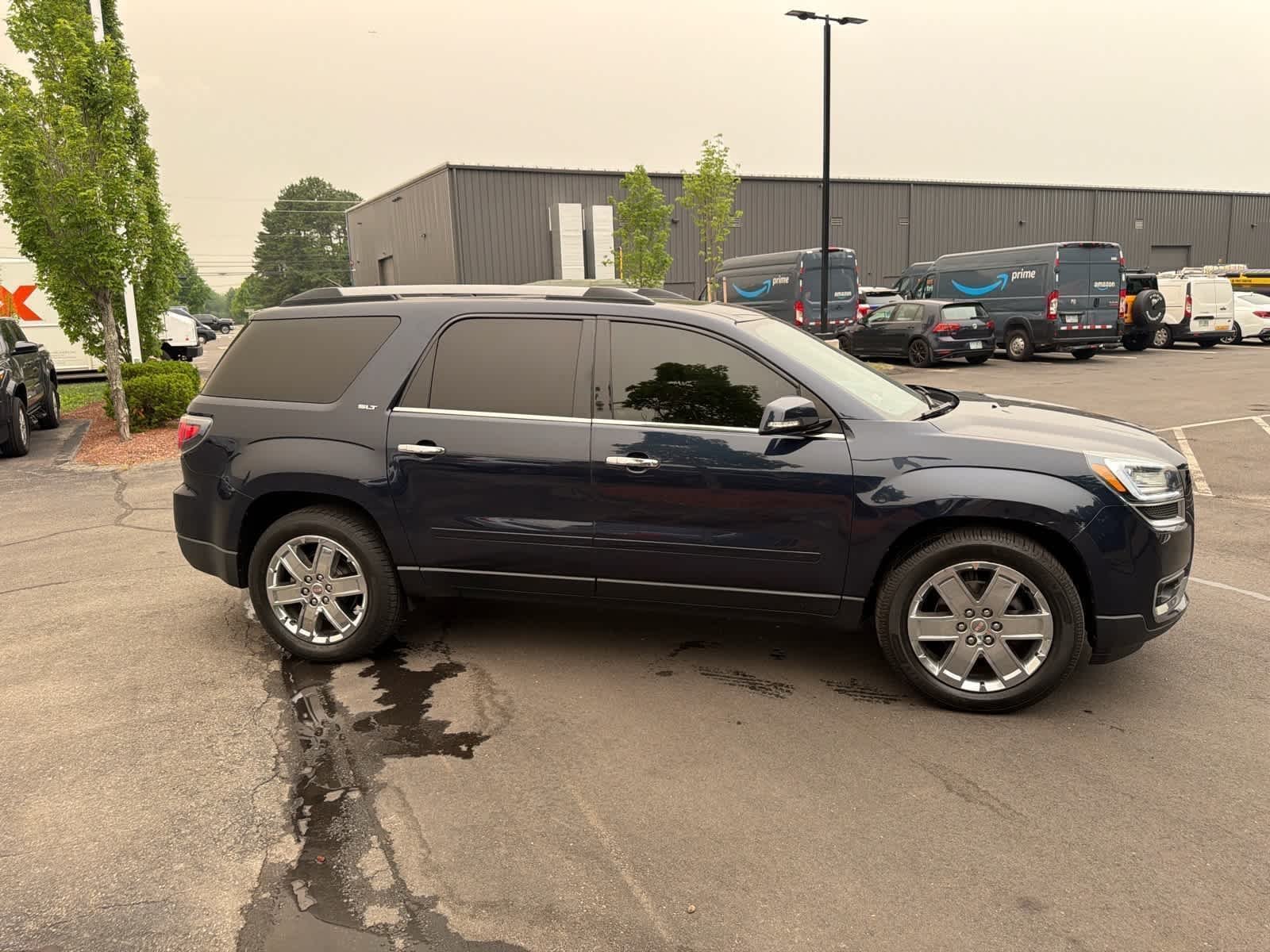 Used 2017 Dark Sapphire Blue Metallic GMC Limited image 4