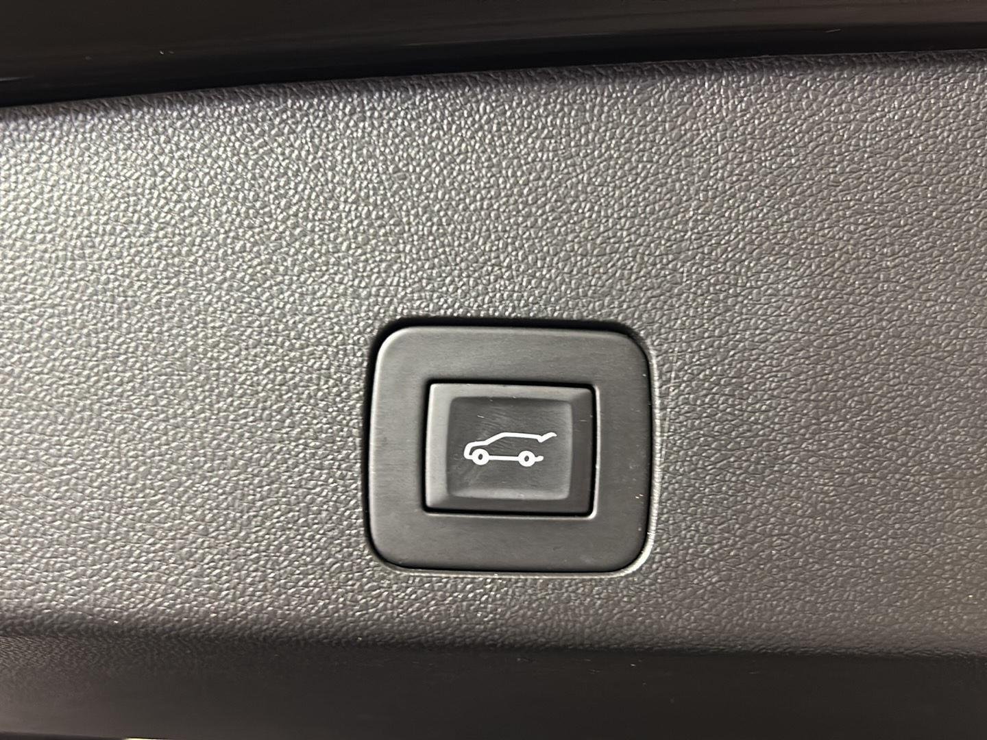 Used 2024 Ebony Twilight Metallic Buick Avenir image 9