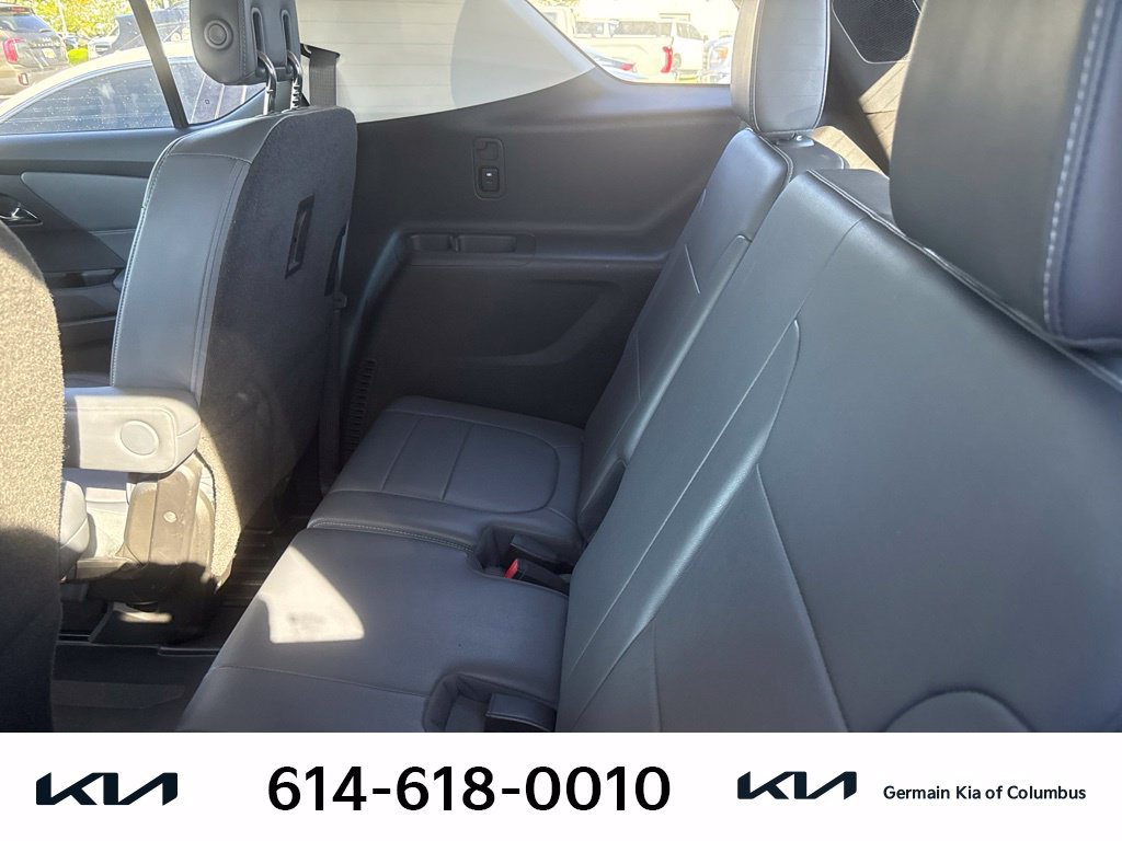 Used 2018 White Chevrolet 3LT image 10