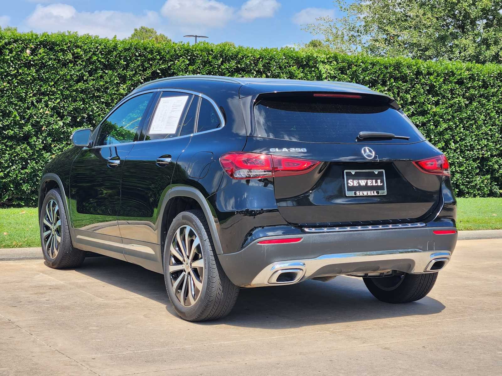 Used 2023 Night Black Mercedes-Benz GLA 250 image 4