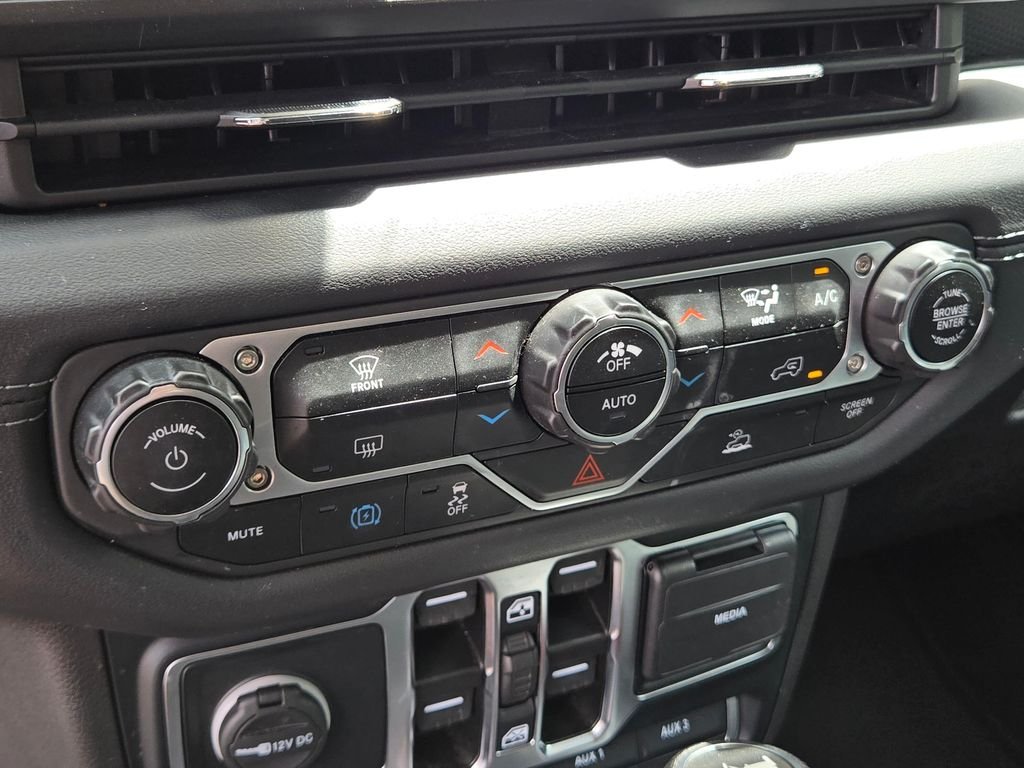 Used 2024 Bright White Clearcoat Jeep Rubicon 4xe image 27