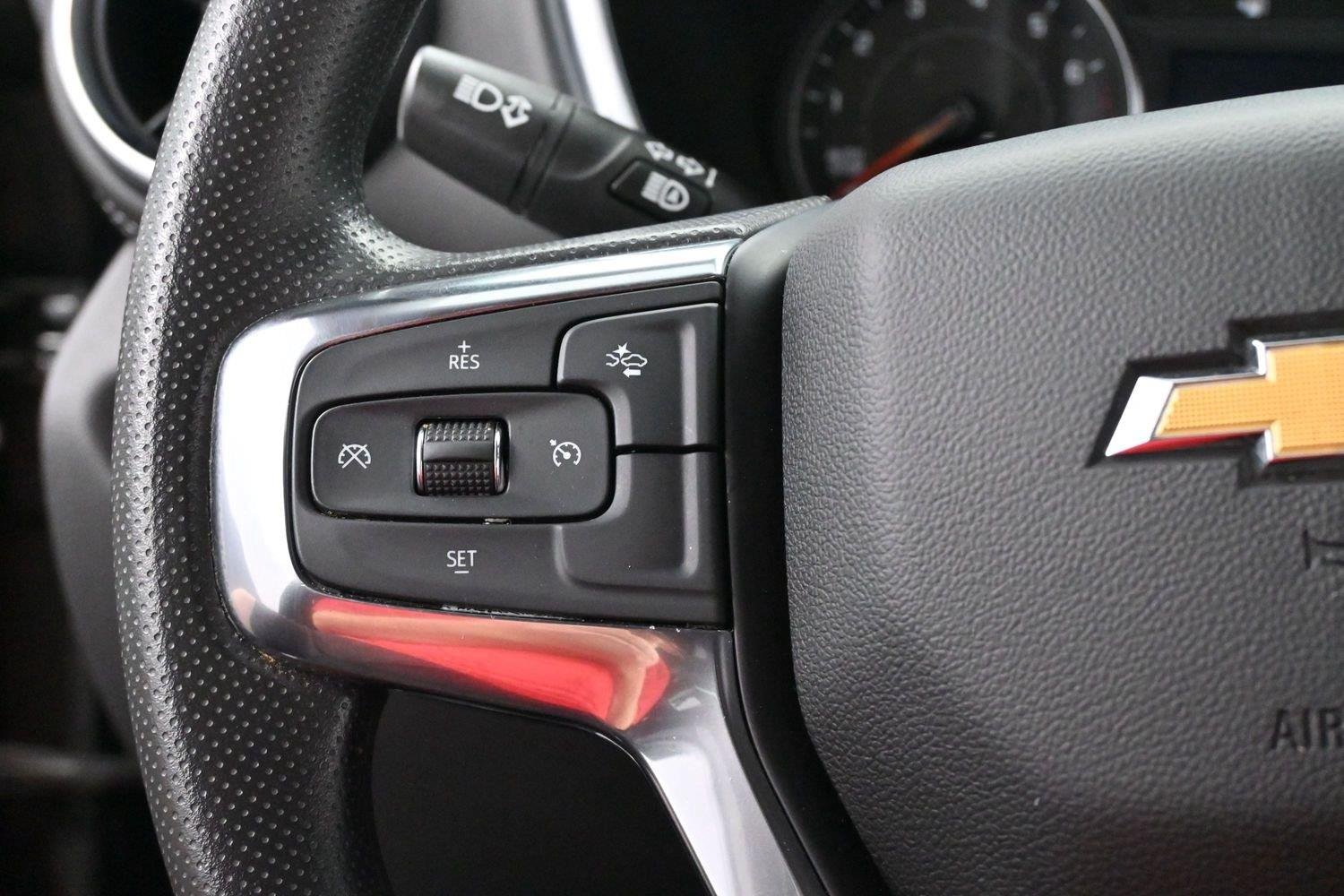 Used 2025 Black Chevrolet 2LT image 18