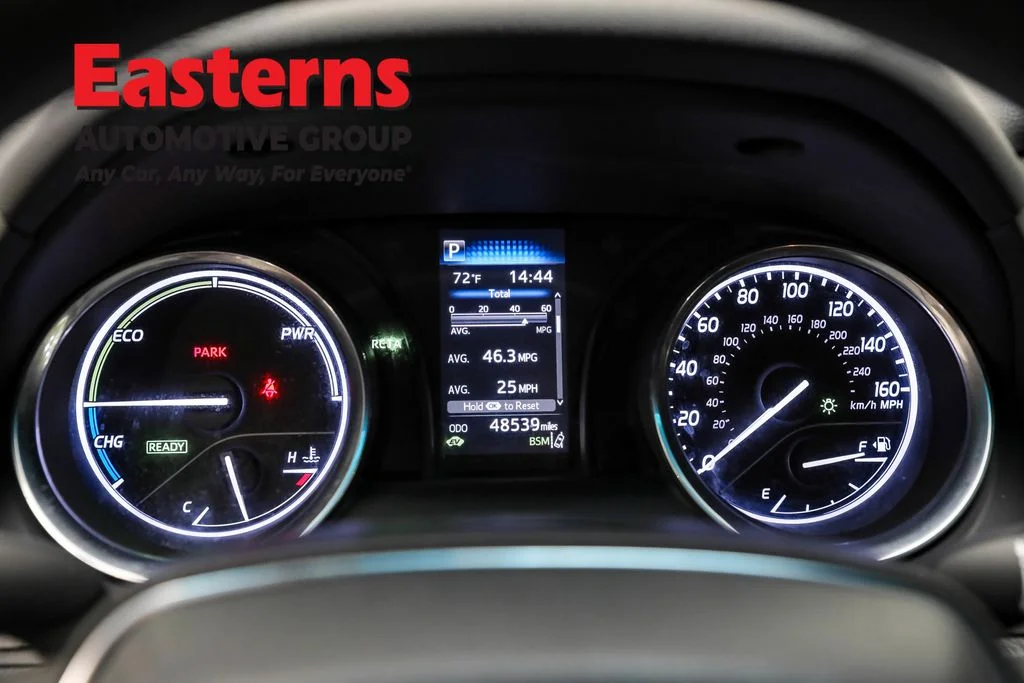 Used 2020 Blue Toyota LE image 17