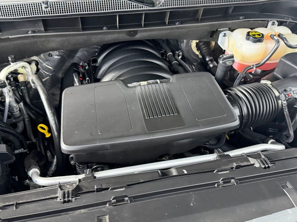 Used 2025 Sterling Gray Metallic Chevrolet LT image 30