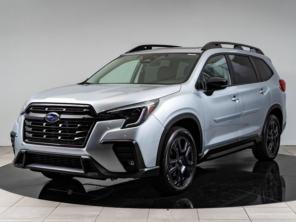 Used 2025 Ice Silver Metallic Subaru Onyx Edition image 1