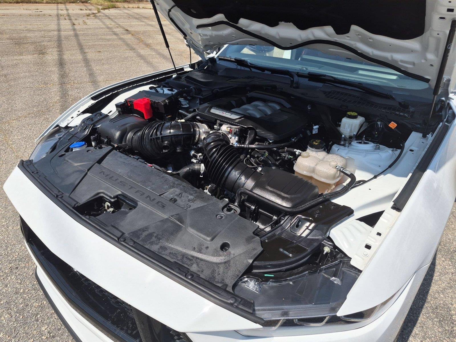 Used 2025 Oxford White Ford GT Premium image 32