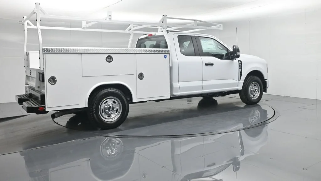 New 2026 Oxford White Ford XL image 30