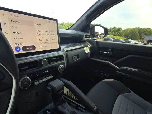 Used 2025  Toyota  image 25