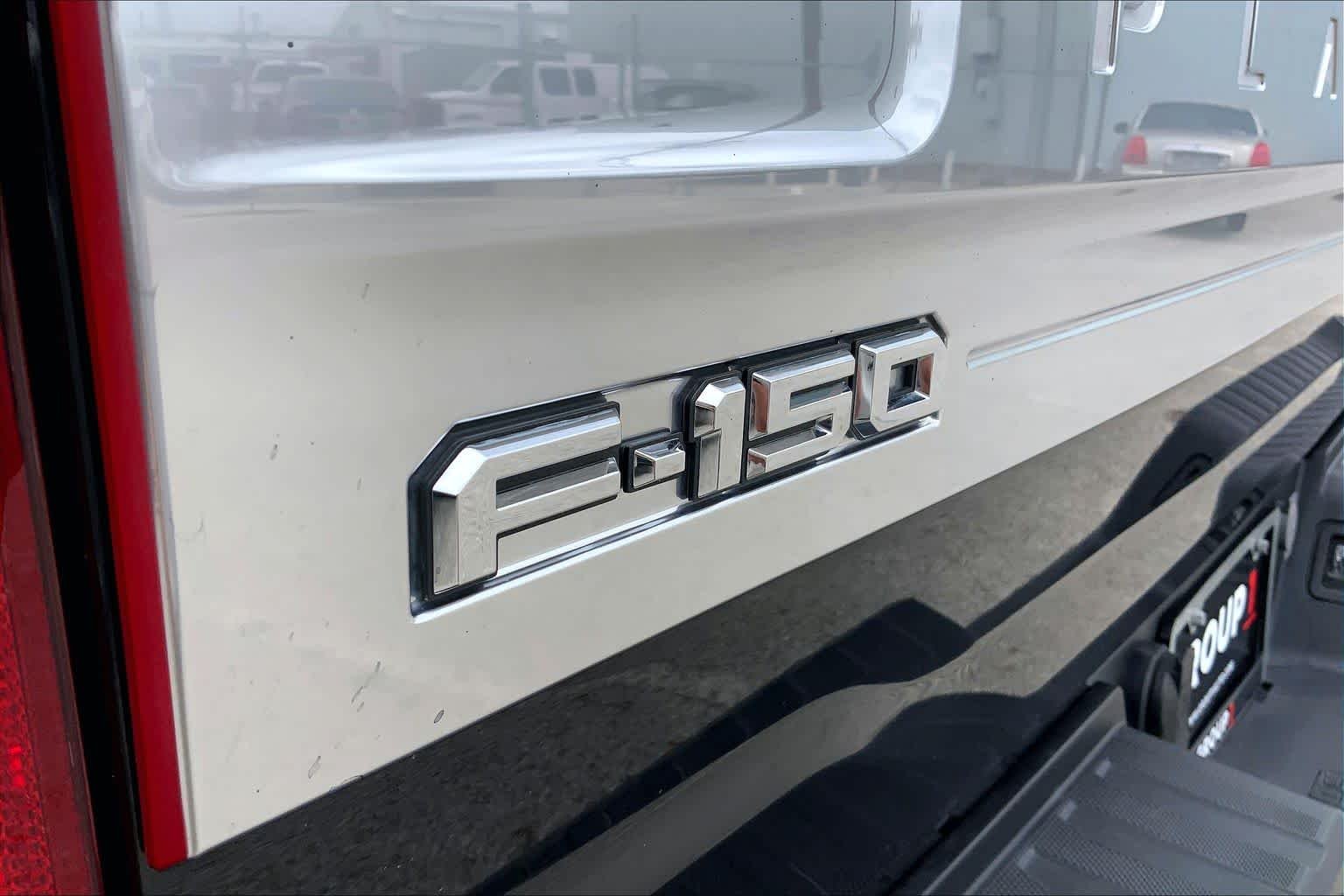 Used 2023 Agate Black Ford Platinum image 31