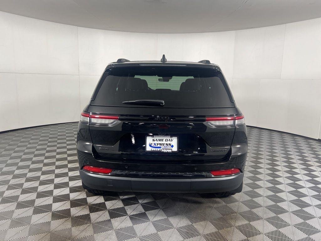 Used 2025 Diamond Black Crystal Pearlcoa Jeep Limited image 8