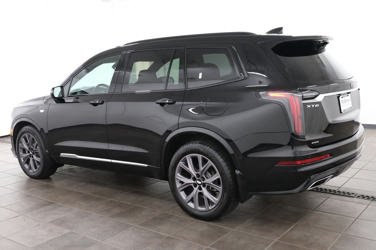Used 2020 Stellar Black Metallic Cadillac Sport image 3