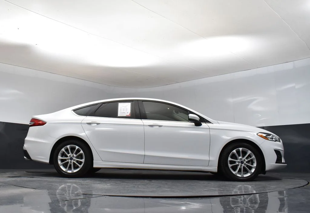 Used 2020 White Ford SE image 34