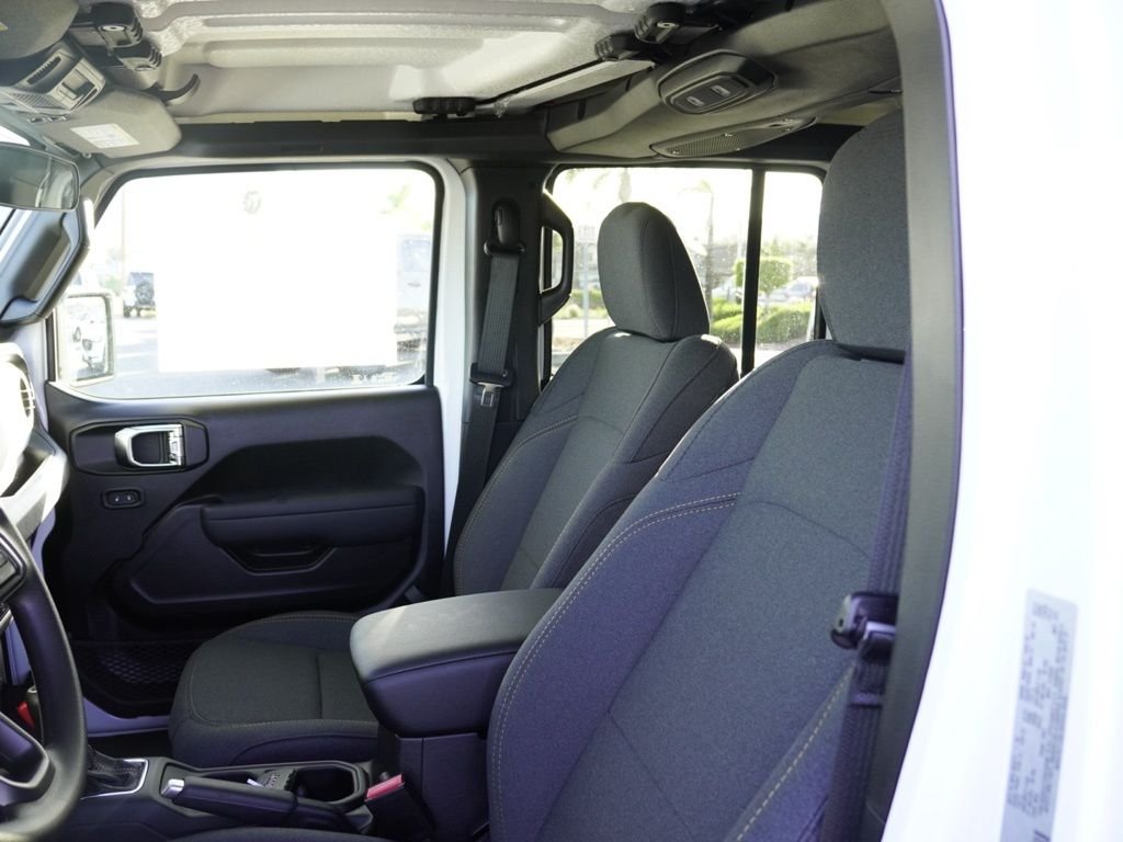 New 2026 Bright White Clear-Coat Exterior Paint Jeep Sport image 12