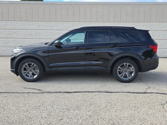 Used 2026 Agate Black Metallic Ford Active image 10