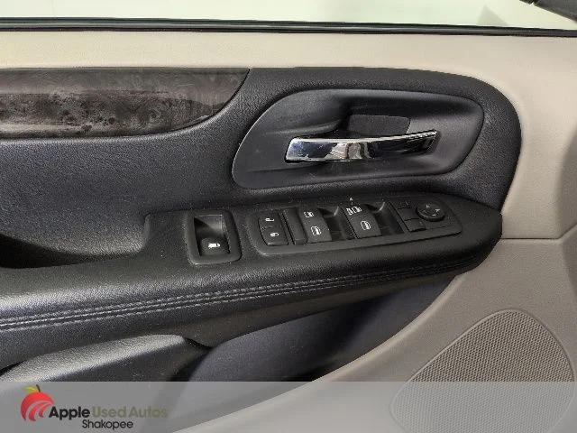 Used 2016 Beige Dodge SXT image 14