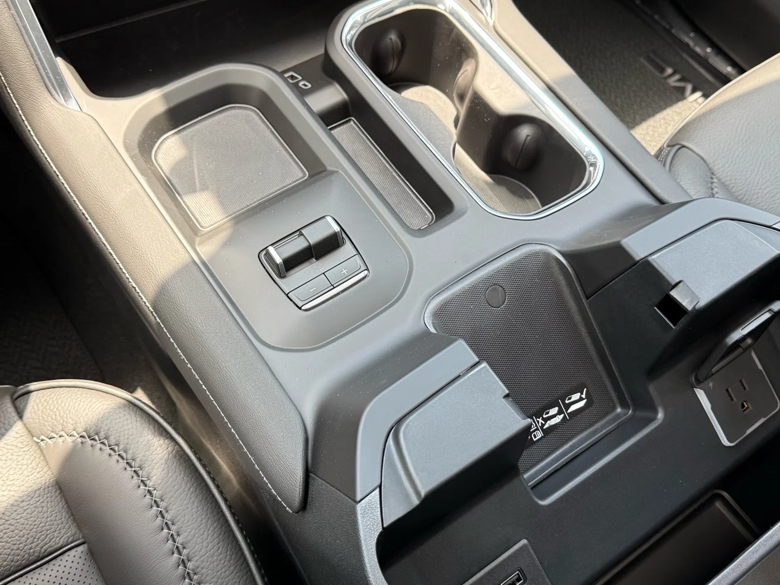 2026 GMC Sierra 2500HD Denali - Photo 18