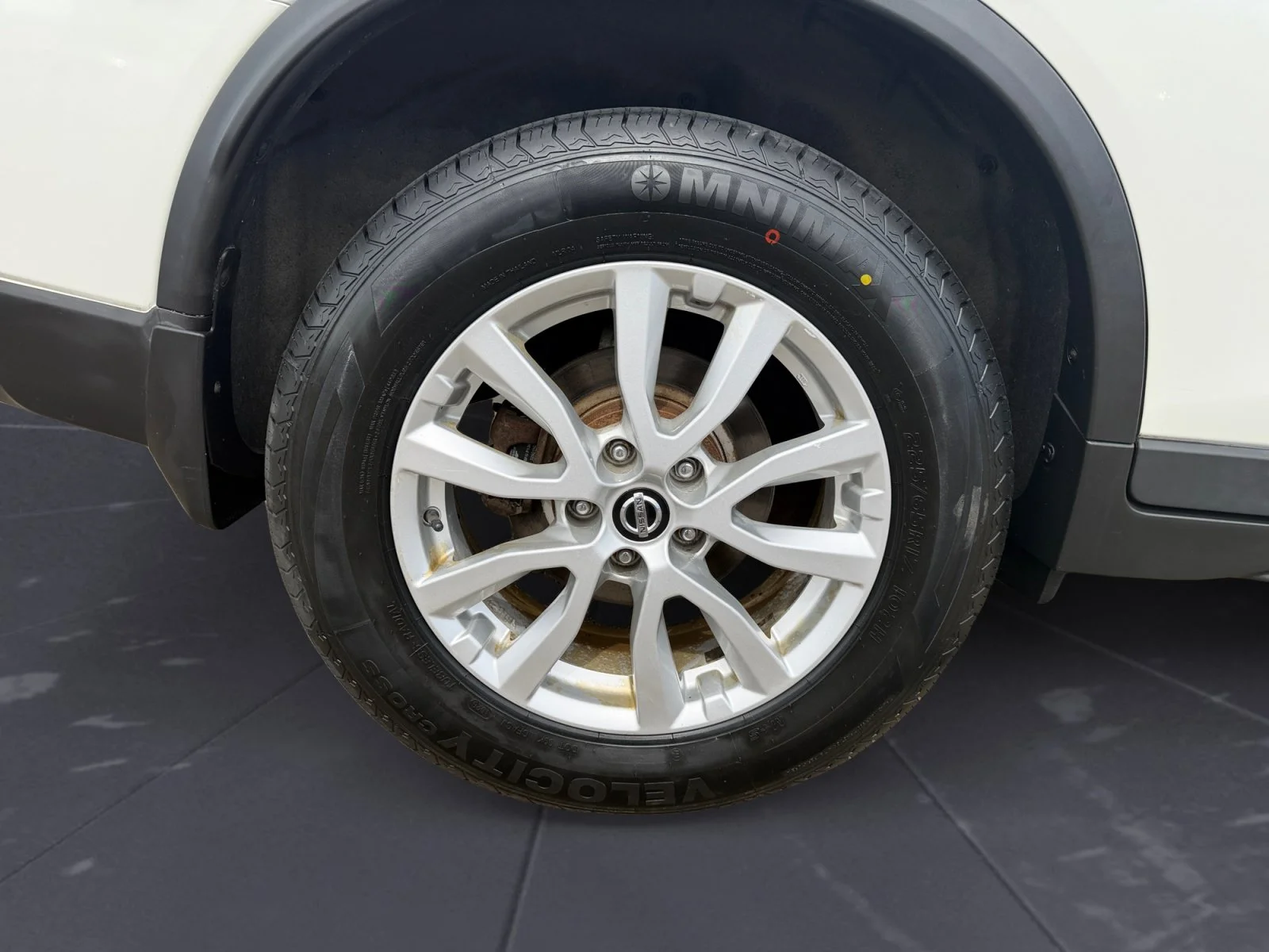 Used 2018 Pearl White Nissan SV image 44
