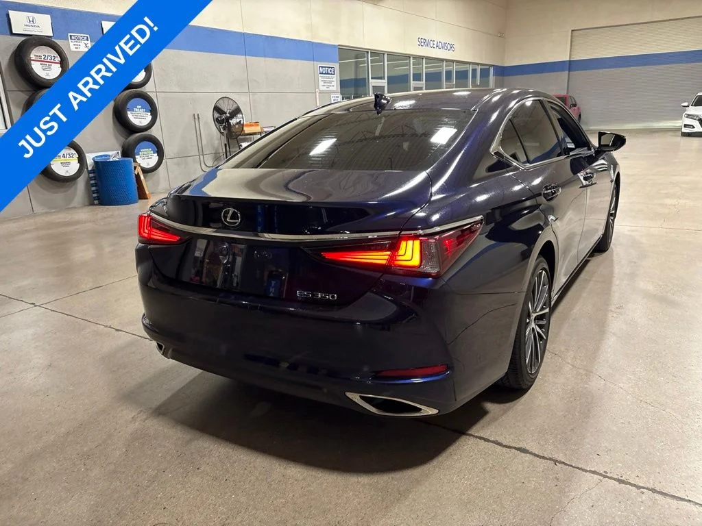 Used 2022 Mica Lexus 350 image 3