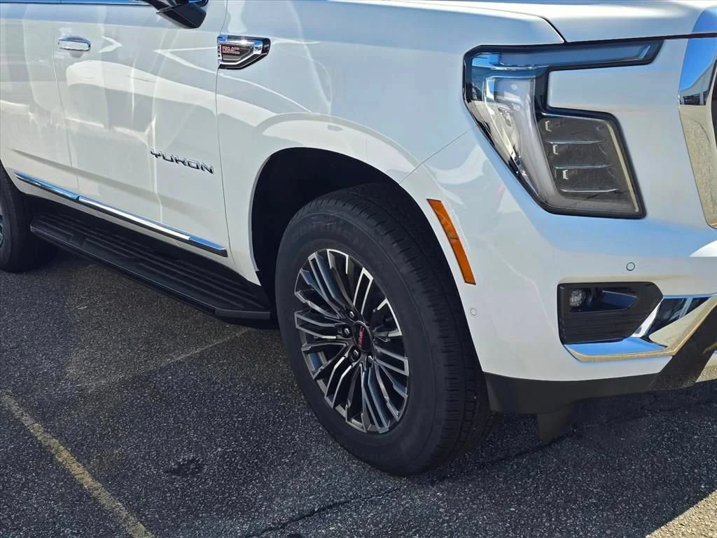 New 2026 Summit White GMC Elevation image 19
