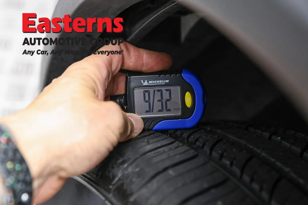 Used 2023 Gray Nissan SV image 27