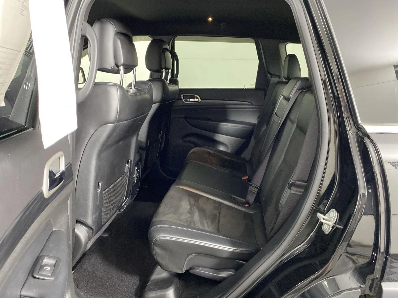 Used 2020 Diamond Black Crystal Pearlcoat Jeep North image 9