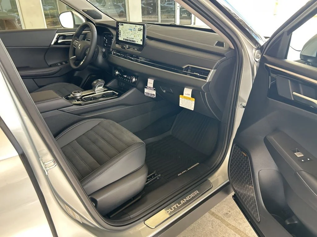 New 2026 Silver Mitsubishi SE 1.5T 2WD image 23