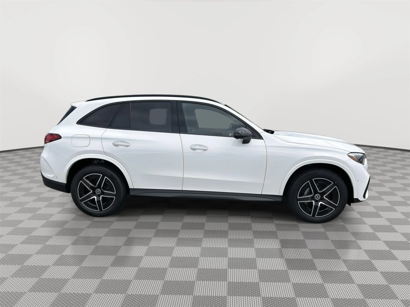 New 2026 Polar White Mercedes-Benz GLC 300 image 2
