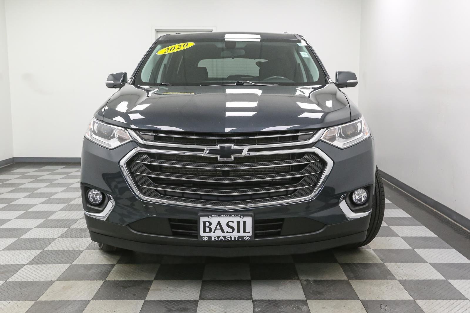 Used 2020 Graphite Metallic Chevrolet LT Cloth image 3