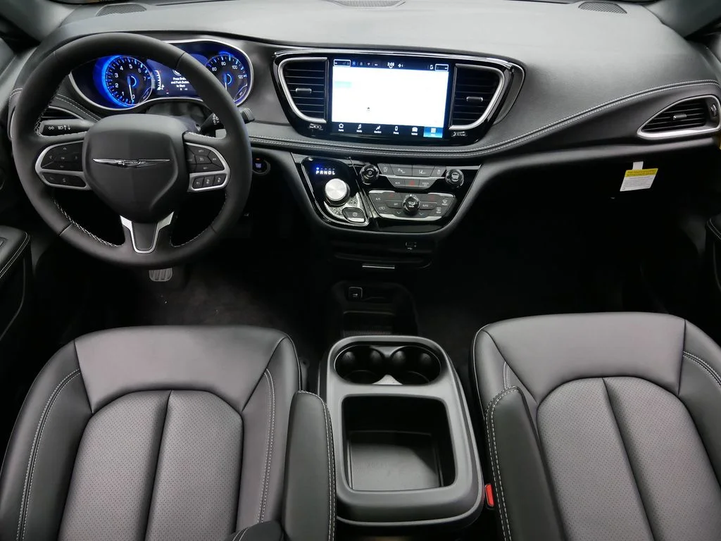 2026 Chrysler Pacifica Select - Photo 16