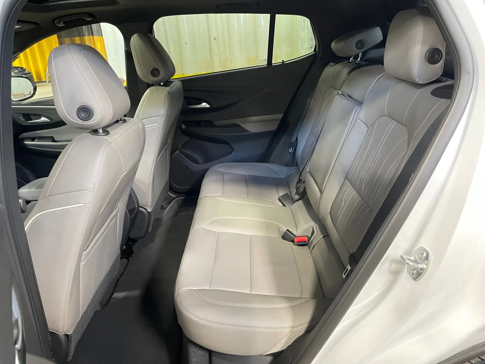 New 2026 White Frost Tricoat Buick Avenir image 19