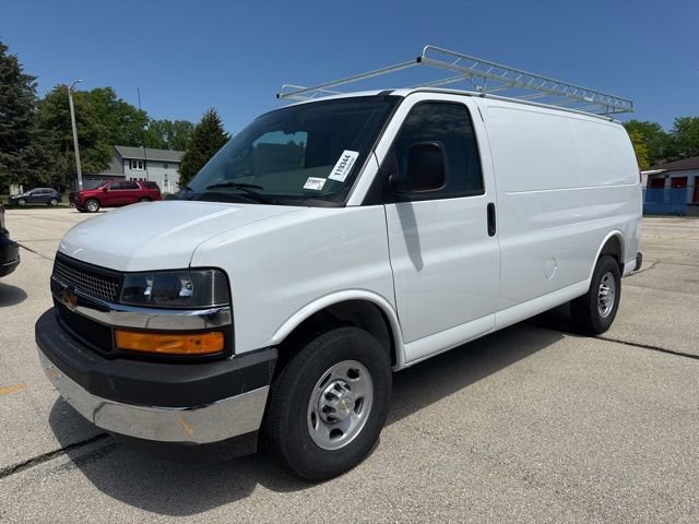 2026 Chevrolet Express 2500 Work Van HD's photo