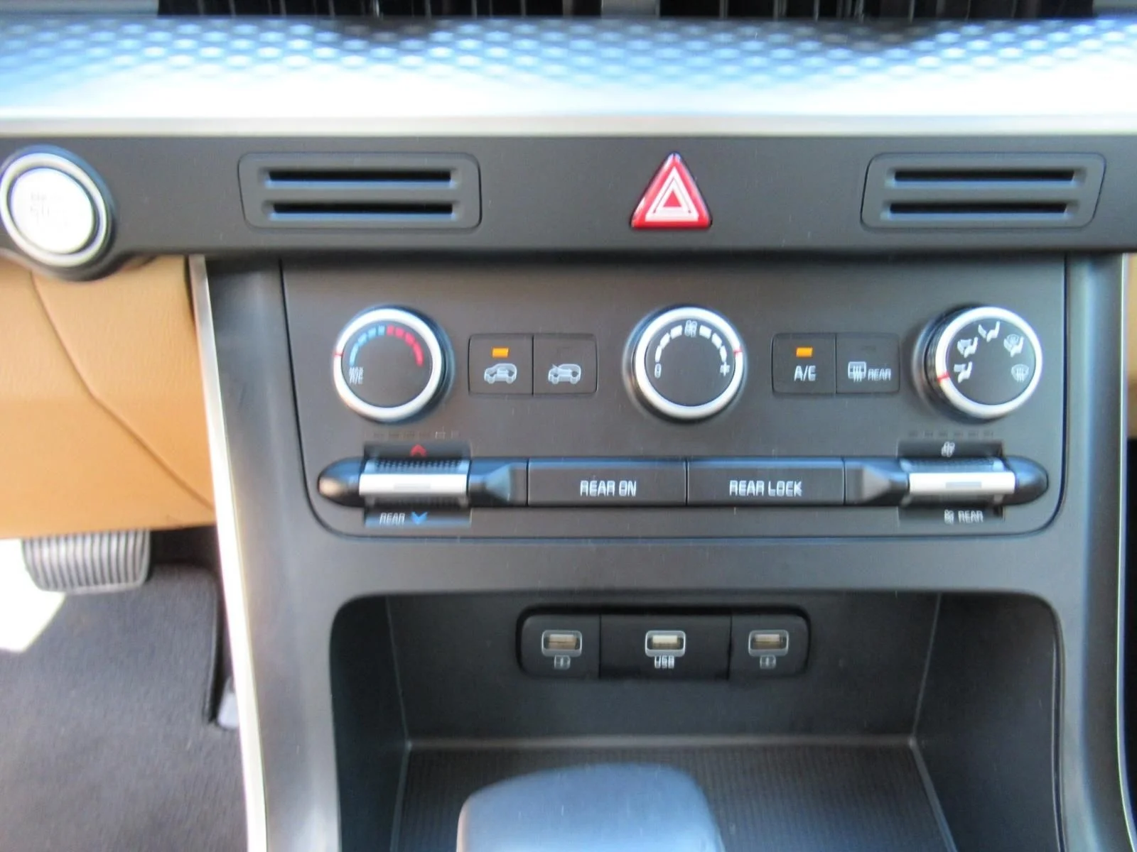 Used 2024 White Kia LX image 23