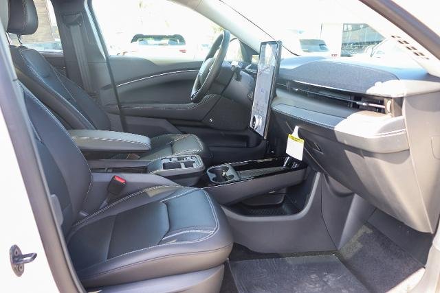 New 2026 Star White Metallic Tri-coat Ford Premium image 46