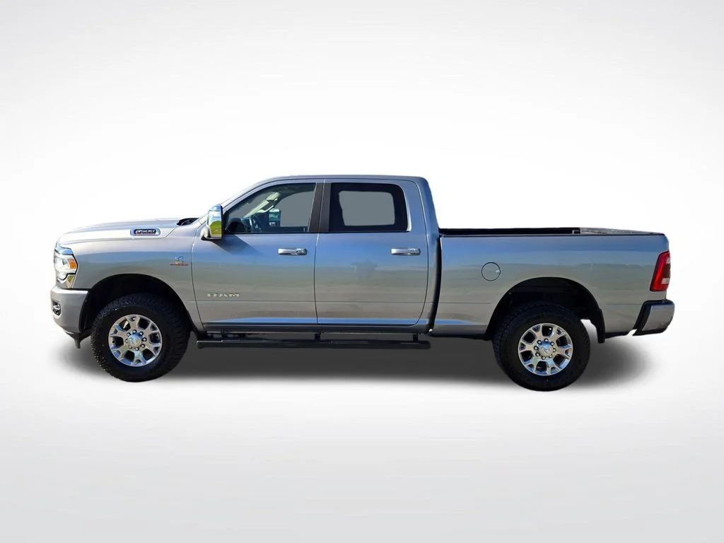 Used 2023 Silver Ram Laramie image 9