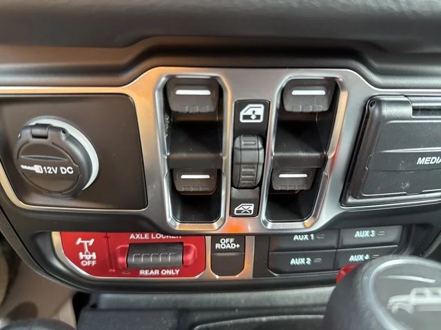 2025 Jeep Gladiator Willys - Photo 42