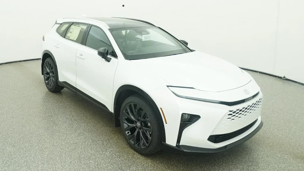 New 2026 Oxygen White Toyota Limited image 10