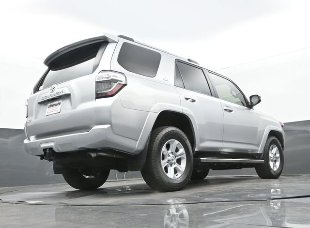 Used 2022 Classic Silver Metallic Toyota SR5 image 27