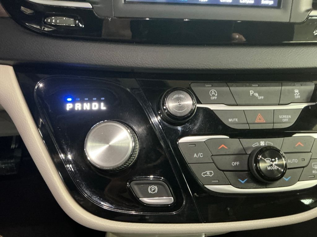 Used 2018 Gray Chrysler Touring Plus image 24