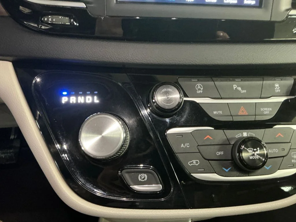 Used 2018 Gray Chrysler Touring Plus image 24