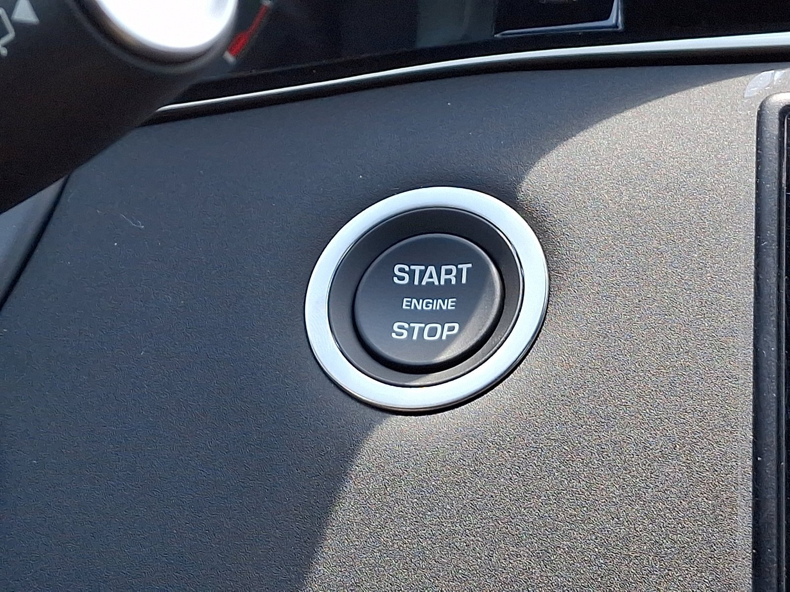 New 2026 Carpathian Grey Land Rover Core S image 18
