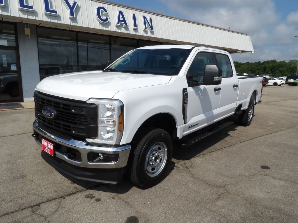 New 2026 Oxford White Ford F-250® XL image 3
