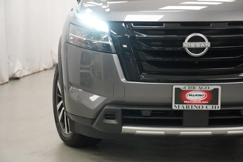 Used 2024 Gray Nissan Platinum image 12