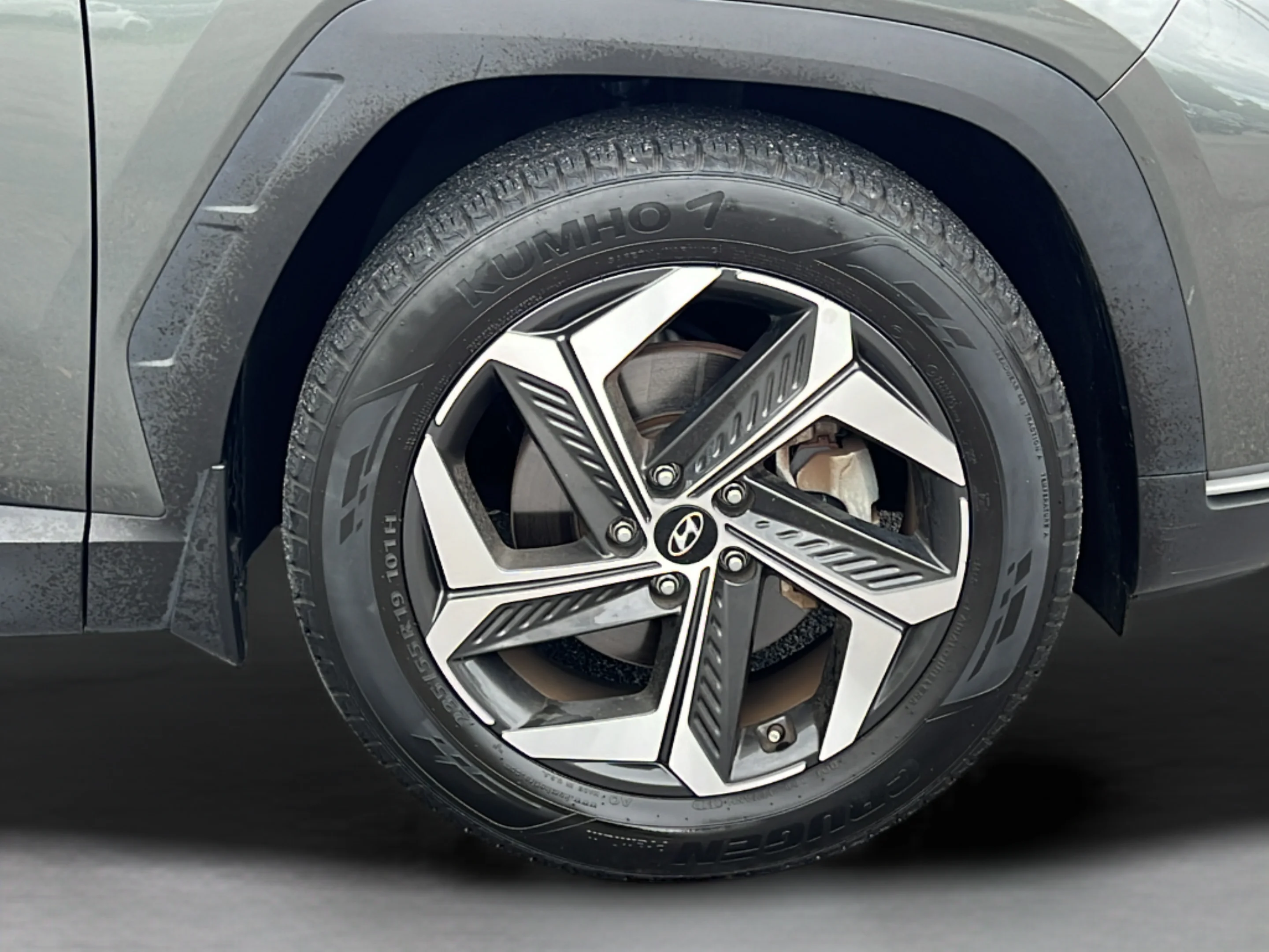 Used 2023 Amazon Gray Hyundai SEL image 24