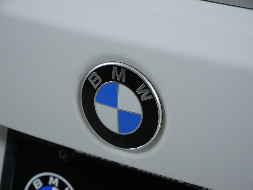 Used 2018 Alpine White BMW M240i image 12